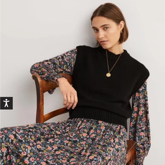 VEUC boden v-neck smocked dress gray floral - Picture 13 of 13